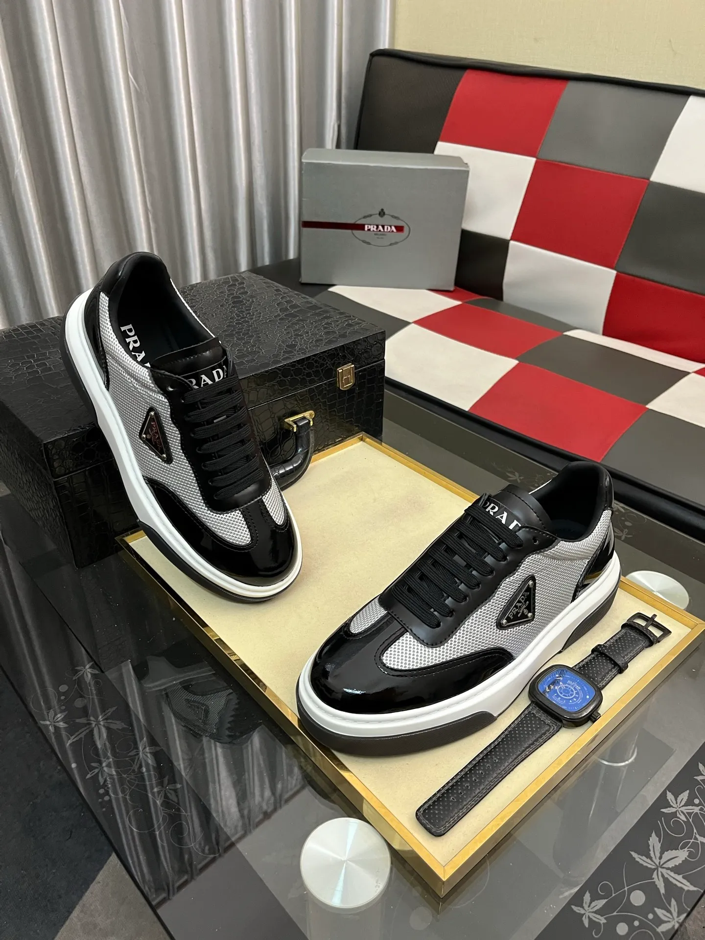 Men's shoes 💰: 560⌚️⌚️[PRADA] Prada casual shoes, originally developed 1:1, made of high-mercerized cowhide with imported cowhide, silk sheepskin lining, rubber outsole, comfortable and soft on the foot, size: 38-442️⃣Colors available